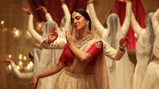 নয়া পালক রুক্মিণীর মুকুটে!