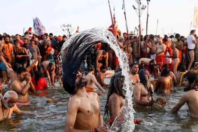এ বছর পৌষ পূর্ণিমায় প্রয়াগরাজে শুরু মহাকুম্ভ স্নান৷ এই পূর্ণিমা তিথির সন্ধ্যায় মা লক্ষ্মীর পুজোয় ঘিয়ের প্রদীপ প্রজ্বলিত করুন৷ তাতে তুলোর সলতে দেবেন৷