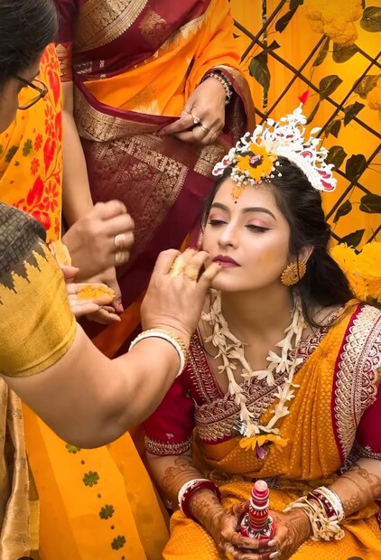 জানা গিয়েছে, বৈদিক মতে বিয়ে হয়েছে শ্বেতা-রুবেলের। 
বিয়ে দেবেন নন্দিনী ভৌমিক। 
কাছের মানুষদের উপস্থিতিতে জীবনের অন্যতম গুরুত্বপূর্ণ এক যাত্রা শুরু করলেন তাঁরা। 
