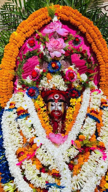 অন্য পঞ্জিকা মতে সোমবার সন্ধ্যা ৭.৪৩ মিনিটে শুরু হবে চতুর্দশী তিথি৷ এই তিথি থাকবে ২৮ জানুয়ারি, মঙ্গলবার সন্ধ্যা ৭.৩১ পর্যন্ত৷