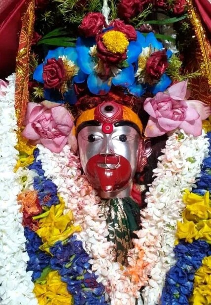 রটন্তী কালীপুজোর দিন বিশেষ কিছু জ্যোতিষ টোটকা পালন করলেই দূর হবে দাম্পত্য কলহ। ঝগড়া বিবাদ ভুলে সুখে থাকবে স্বামী স্ত্রী মিলে। বলছেন জ্যোতিষ বিশারদ পণ্ডিত কল্কি রাম।