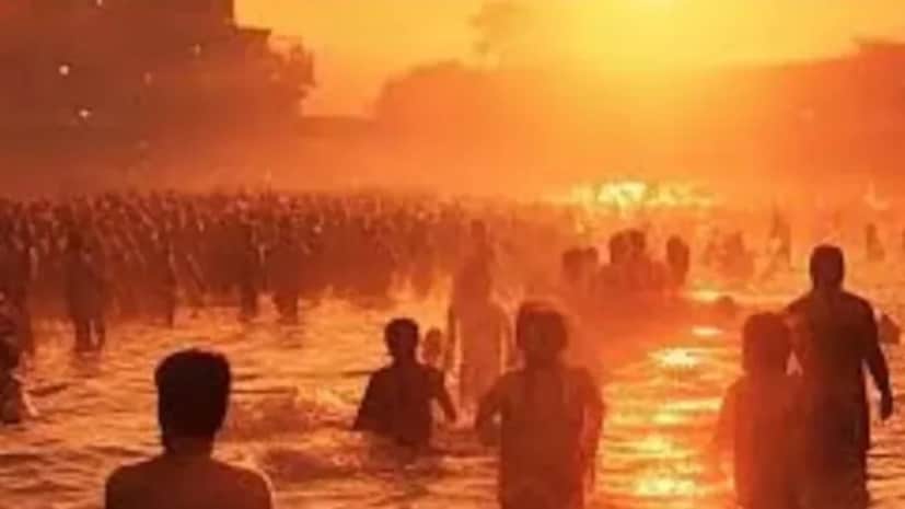মৌনী অমাবস্যায় গঙ্গাস্নান করা খুবই পুণ্য ও পবিত্র বলে মনে করা হয়। মাঘী অমাবস্যার এই তিথিতে গঙ্গায় বা অন্য কোনও পুণ্যনদীতে স্নান করতে না পারলেও স্নানের জলে মিশিয়ে নিন কালো তিল।