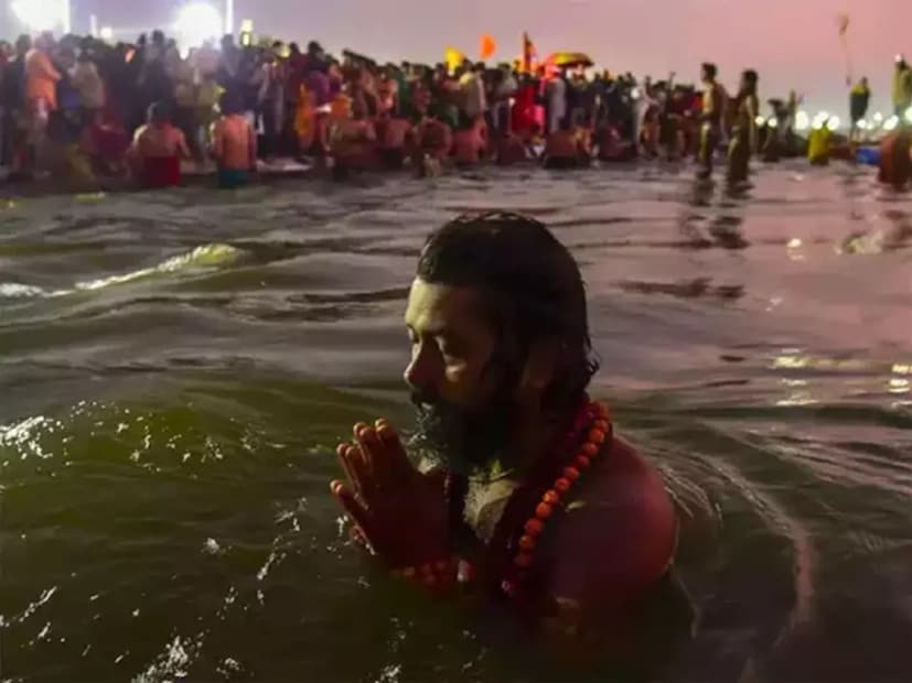 মৌনী অমাবস্যায় দিনভর নানা মুহূর্তে পুণ্যস্নান করা যায়। ব্রহ্ম মুহূর্তে স্নান করার সময় হল ভোর ৫.০৭ থেকে ভোর ৫.৫৬ পর্যন্ত। প্রাতঃকালীন স্নান করা যাবে ভোর ৫.৩১ থেকে সকাল ৬.৪৬ পর্যন্ত। 