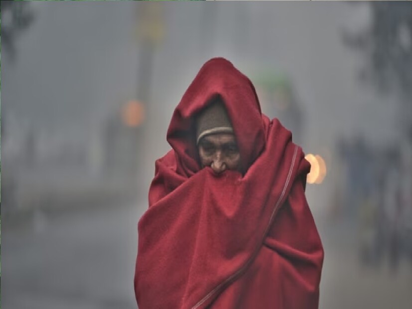 *জানুয়ারি মাসের দ্বিতীয় সপ্তাহের শুরু থেকেই রাজ্যের উত্তর থেকে দক্ষিণবঙ্গে শীতের স্পেল জারি ছিল। জেলায় জেলায় কনকনে ঠান্ডায় কাঁপুনি লাগিয়েছিল। অবশেষে পৌষ সংক্রান্তির দিন এক ধাক্কায় বাড়ল তাপমাত্রার পারদ। তবে পশ্চিমে ঝঞ্ঝা সরিয়ে আরও একবার উত্তরে হাওয়ায় তাপমাত্রা পতনের পূর্বাভাস দিল আলিপুর হাওয়া অফিস। ফাইল ছবি। 