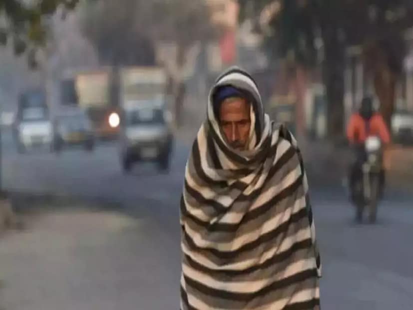 উত্তরবঙ্গে শীতের দাপট থাকলেও, গাঙ্গেয় দক্ষিণবঙ্গে ঠান্ডার আসা-যাওয়া লেগেই রয়েছে। জানুয়ারির শুরুতেই শীতের নাচন লাগলেও, দ্বিতীয় সপ্তাহে বাংলার শীত-ভাগ্য কেমন? আবহাওয়া আপডেট দিলেন সৌরিশ বন্দ্যোপাধ্যায়, অধিকর্তা, আলিপুর আবহাওয়া দফতর।