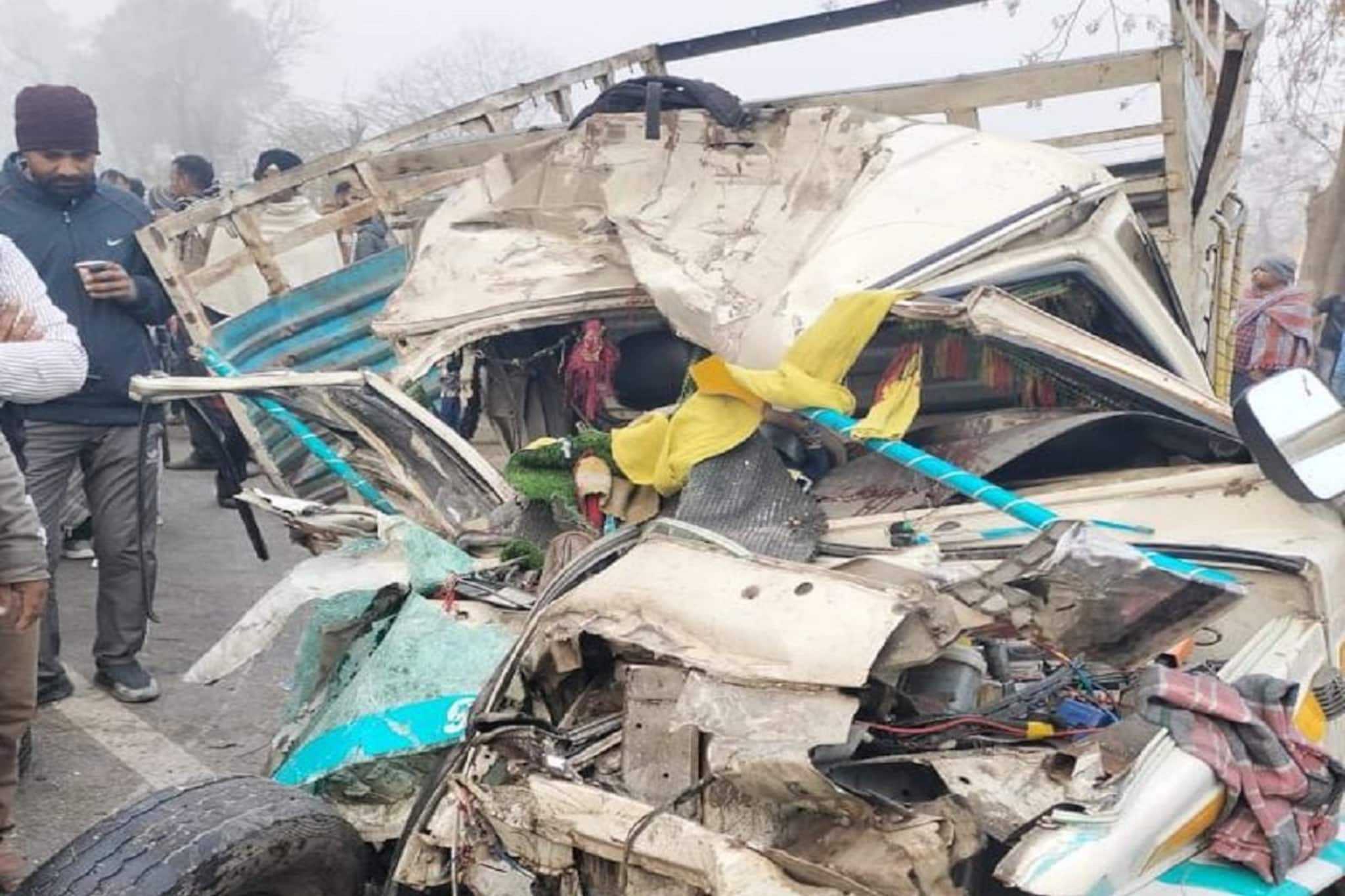 ১...২...৩...৪...১১! মৃত্যুমিছিল! পিকআপ ভ্যানে ধাক্কা লরির, মুহূর্তে সব শেষ