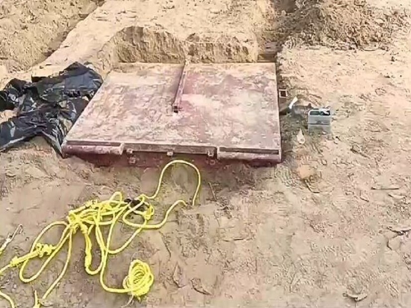 কারা এই বাঙ্কার তৈরি করেছিল অথবা নিষিদ্ধ সিরাপই বা কারা এনে রেখেছিল, সেই পাচারচক্রের সদস্যদে খোঁজ শুরু করেছে পুলিশ৷