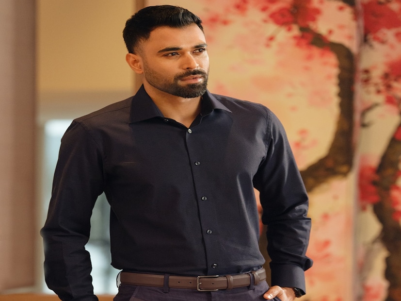আসলে, 'X' মানে অতিরিক্ত এবং 'L' মানে বড় পোশাকের আকার। সুতরাং, XL মানে অতিরিক্ত বৃহৎ। XXL মানে অতিরিক্ত অতিরিক্ত বৃহৎ। অর্থাৎ, এই X ব্যবহার করা হয় আকারের পরিসর নির্দেশ করতে।