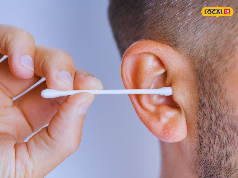 কান আমাদের শরীরের অত্যন্ত সূক্ষ্ম এবং গুরুত্বপূর্ণ অঙ্গগুলির মধ্যে একটি কিন্তু, তা সত্ত্বেও আমরা কান নিয়ে খুব একটা সতর্কতা কখনওই অবলম্বন করি না৷ একটু চুলকানি বা অস্বস্তি হলেই দেশলাই কাঠি, কী বড়জোর কটন বা় দিয়ে কানে সুরসুরি দিই বা ময়লা বের করার ব্যর্থ চেষ্টা করে থাকি৷ বলা বাহুল্য, এই দু’টি পদ্ধতিই একেবারে অবৈজ্ঞানিক এবং ক্ষতিকারক৷  কান আমাদের শরীরের অত্যন্ত সূক্ষ্ম এবং গুরুত্বপূর্ণ অঙ্গগুলির মধ্যে একটি কিন্তু, তা সত্ত্বেও আমরা কান নিয়ে খুব একটা সতর্কতা কখনওই অবলম্বন করি না৷ একটু চুলকানি বা অস্বস্তি হলেই দেশলাই কাঠি, কী বড়জোর কটন বা় দিয়ে কানে সুরসুরি দিই বা ময়লা বের করার ব্যর্থ চেষ্টা করে থাকি৷ বলা বাহুল্য, এই দু’টি পদ্ধতিই একেবারে অবৈজ্ঞানিক এবং ক্ষতিকারক৷