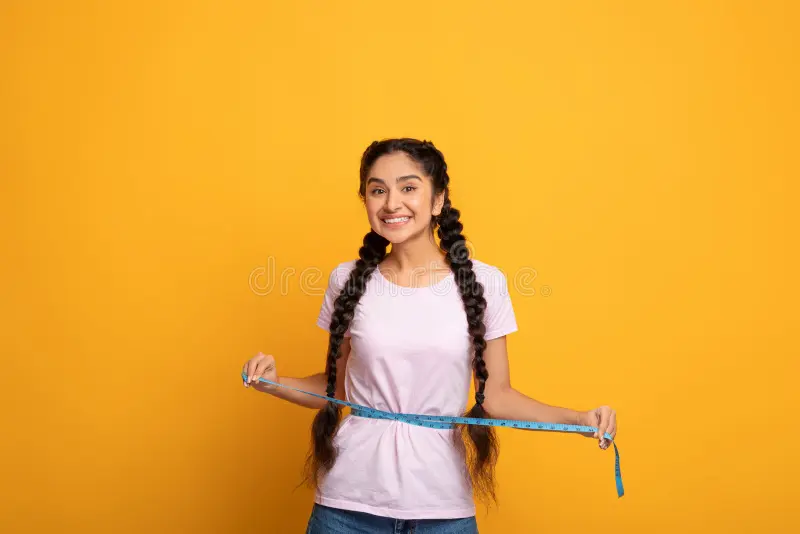 সম্প্রতি ইনস্টাগ্রাম ব্যবহারকারী এক মহিলা নিজের ওজন কমানোর অভিজ্ঞতা অন্যদের সঙ্গে ভাগ করে নিয়েছেন৷ যা মেনে চলা তুলনামূলক ভাবে অনেকটাই সহজ৷ ওই মহিলার দাবি, এ ভাবেই ৭৫ কেজি থেকে তাঁর ওজন কমে ৬০ কেজি হয়েছে৷ 