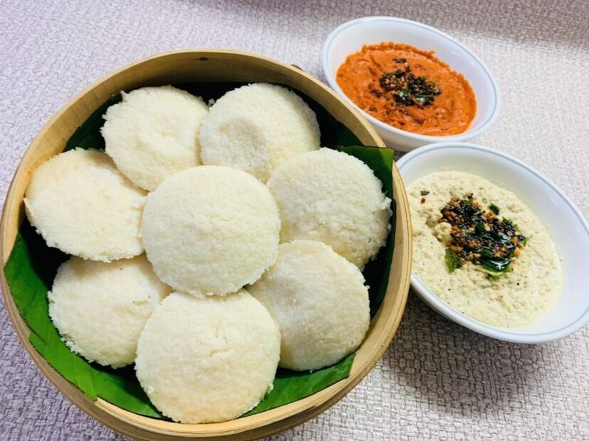 কাপ বিউলি ডাল (কালো ছোলা ভাগ করা) ২ কাপ ইডলি চাল (বা নিয়মিত চাল), নুন স্বাদমতো জল