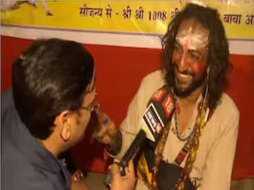 জয়পুরের হোটেলে পুলিশ আটক করল 'আইআইটি বাবা'কে, ব্যাগ তল্লাশি করতেই কী বললেন তিনি? জয়পুরের হোটেলে পুলিশ আটক করল 'আইআইটি বাবা'কে, ব্যাগ তল্লাশি করতেই কী বললেন তিনি?