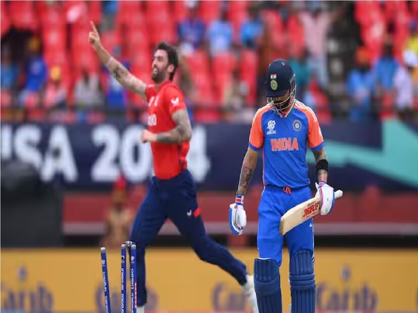 ১৪ থেকে ১৬ তারিখ পর্যন্ত কিছু সংখ্যক টিকিট বিক্রি হবে বলে জানানো হয়েছে বিজ্ঞপ্তির মাধ্যমে। সকাল ১১ টা থেকে সন্ধ্যা পর্যন্ত টিকিট বিক্রি করা হবে। ‌ তবে কত সংখ্যক টিকিট বিক্রির জন্য রাখা হচ্ছে তা নির্দিষ্ট করে বলা হয়নি। অনলাইনে টিকিট তিনটি ওয়েবসাইট থেকে পাওয়া যাবে। বিজ্ঞপ্তিতে প্রত্যেক এর সাইটের নাম প্রকাশ করা হয়েছে। টিকিটের দাম ধার্য করা হয়েছে যথাক্রমে ৮০০,১৩০০,২০০০,২৫০০ ।‌