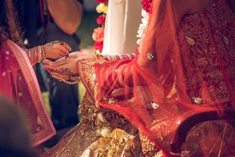 তাহলে বিয়ের জন্য কি আদৌ সঠিক বয়স আছে? নূপুর বলেন, "বিয়ের জন্য সবচেয়ে ভাল সময় হল মানসিক এবং আর্থিকভাবে প্রস্তুত থাকার সময়। তাঁর মতে, "বিয়ের জন্য সঠিক সময় হল যখন উভয় সঙ্গীর মধ্যে স্বচ্ছ আত্মবোধ তৈরি হয়, তাঁরা তাঁদের সঙ্গীর কাছ থেকে কী চায় তা জানা জরুরি।"