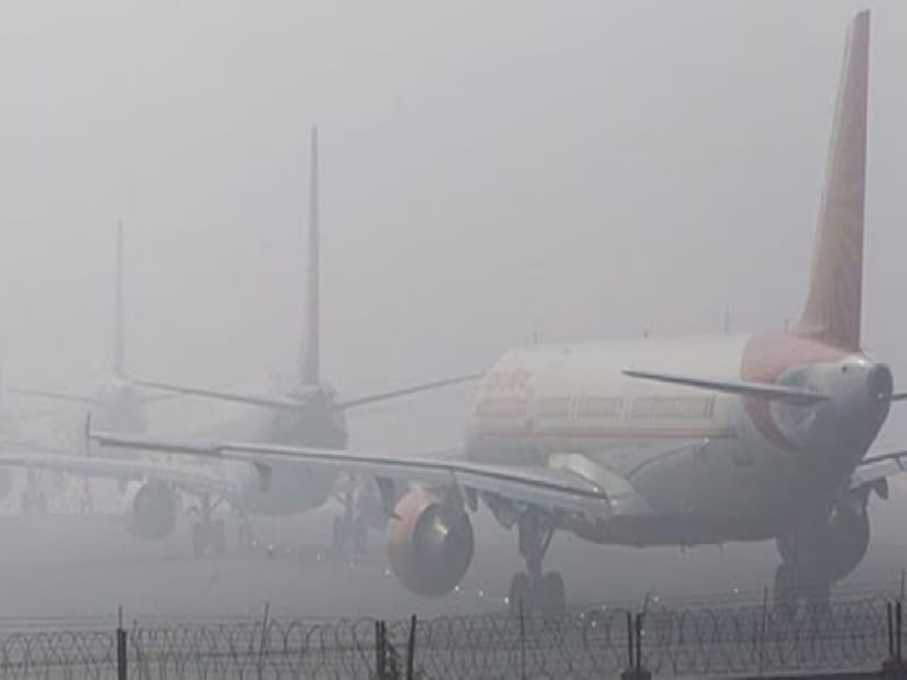 SpiceJet, Indigo, এবং Air India-এর ফ্লাইটগুলি আজ এবং গত কয়েকদিন প্রভাবিত হয়েছিল যদিও দিল্লি আগমনের ফ্লাইটের জন্য গড়ে পাঁচ মিনিট এবং প্রস্থানের ফ্লাইটের জন্য ১১ মিনিটের বিলম্বের রিপোর্ট করেছে, FlightRadar24 অনুসারে।
