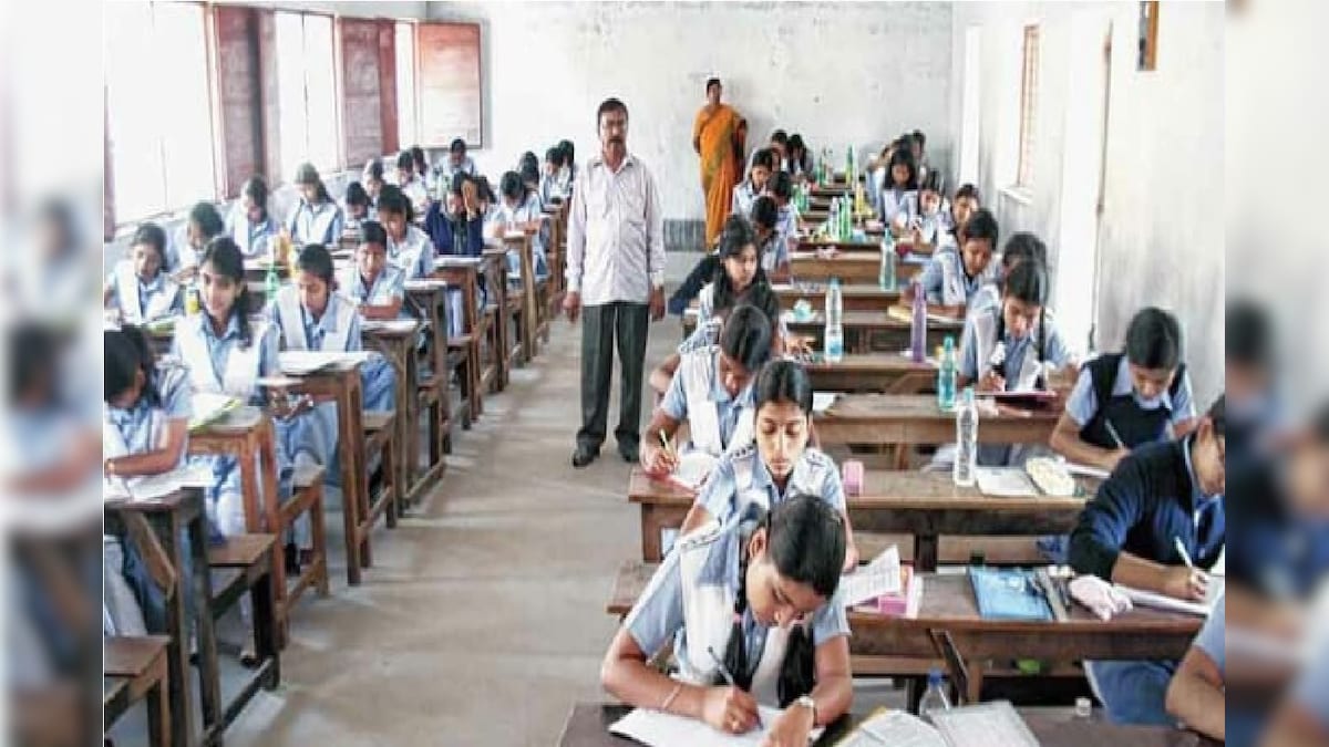 লক্ষ লক্ষ পরীক্ষার্থীর জন্য বড় নির্দেশ! মাধ্যমিকের সেন্টারে সেন্টারে বদল, পর্ষদের নোটিস