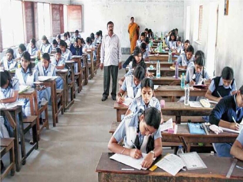 তাকে/তাদের/তাদের বর্তমান বছরে পশ্চিমবঙ্গের যে কোনও স্কুল/কলেজে বিজ্ঞান বিভাগে একাদশ শ্রেণিতে ভর্তি হতে হবে। তাকে/তাদের/তাদের বিজ্ঞান বিভাগের ৩টি বিষয়ের যে কোনও একটি বেছে নেওয়া উচিত ছিল; জীববিজ্ঞান, পদার্থবিদ্যা , গণিত, রসায়ন, কম্পিউটার বিজ্ঞান এবং পরিসংখ্যান।