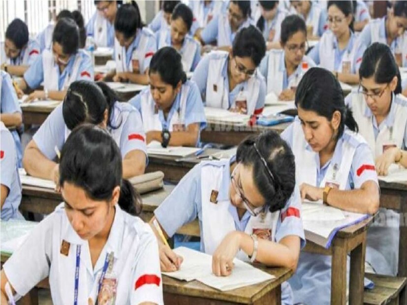 মাধ্যমিকের মার্কশিটের জেরক্স এবং নাম, রোল নম্বর জানিয়ে বিদ্যালয়ের মাধ্যমে আবেদন জানাতে হবে পড়ুয়াদের। ব্যক্তিগত ভাবে কেউ আবেদন জানালে তা গ্রাহ্য হবে না বলে জানিয়ে দিয়েছে পর্ষদ। বিজ্ঞপ্তি অনুসারে, স্কুলগুলি প্রতি পরীক্ষার্থী ভিত্তিতে ২টাকা করে নিতে পারে।