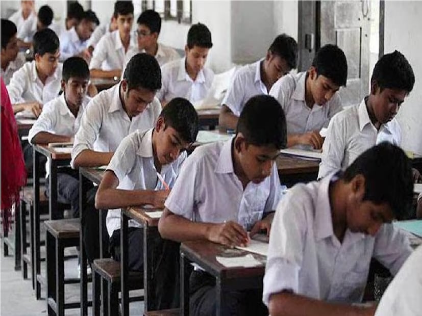 মাধ্যমিক পরীক্ষার আসল অর্থ হল, দুই শ্রেণীর মধ্যবর্তী। কারণ, মাধ্যমিককে ইংরেজিতে বলা হয় ইন্টারমিডিয়েট এক্সাম। তাই এর বাংলা তর্জমা মাধ্যমিক।