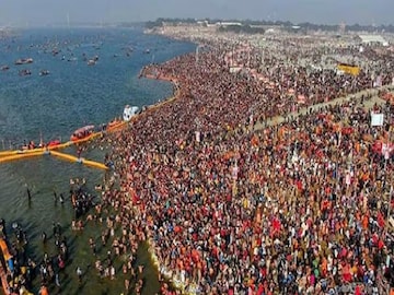 Maha Kumbh Love Story: মহাকুম্ভের মেলায় হারিয়ে গিয়েছিল স্ত্রী! দেখা পেতেই হাউ হাউ করে কেঁদে ভাসালেন স্বামী, দেখুন ভিডিও