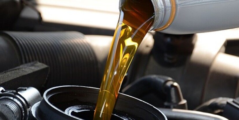 Mobil oil change, oil change mileage, engine oil change, Mobil oil recommendations, car maintenance, when to change oil, oil change interval, engine care, motor oil, oil change schedule, how often to change Mobil oil, vehicle oil maintenance, Mobil oil lifespan, মোবিল তেল পরিবর্তন, তেল পরিবর্তনের মাইলেজ, ইঞ্জিন তেল পরিবর্তন, মোবিল তেলের পরামর্শ, গাড়ি রক্ষণাবেক্ষণ, কখন তেল পরিবর্তন করবেন, তেল পরিবর্তনের সময়সূচী, ইঞ্জিন যত্ন, মোটর তেল, মোবিল তেল পরিবর্তন, গাড়ির তেল রক্ষণাবেক্ষণ, মোবিল তেলের আয়ু