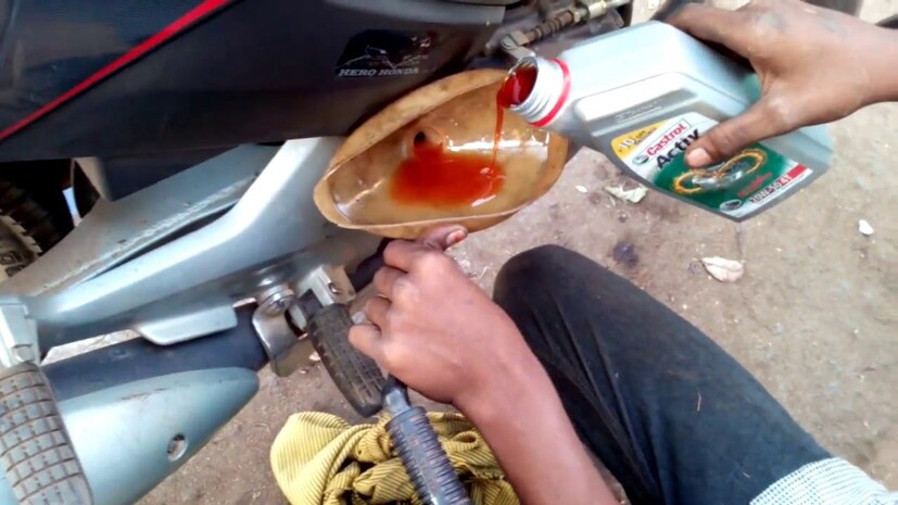 Mobil oil change, oil change mileage, engine oil change, Mobil oil recommendations, car maintenance, when to change oil, oil change interval, engine care, motor oil, oil change schedule, how often to change Mobil oil, vehicle oil maintenance, Mobil oil lifespan, মোবিল তেল পরিবর্তন, তেল পরিবর্তনের মাইলেজ, ইঞ্জিন তেল পরিবর্তন, মোবিল তেলের পরামর্শ, গাড়ি রক্ষণাবেক্ষণ, কখন তেল পরিবর্তন করবেন, তেল পরিবর্তনের সময়সূচী, ইঞ্জিন যত্ন, মোটর তেল, মোবিল তেল পরিবর্তন, গাড়ির তেল রক্ষণাবেক্ষণ, মোবিল তেলের আয়ু