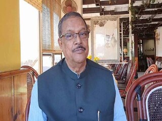 মলয় ঘটকের বাড়িতে হামলা