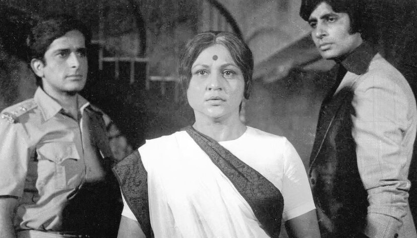 তিনি তাঁর কর্মজীবনে অভূতপূর্ব সাফল্য দেখেছেন। তবে তিনি এই সাফল্য পেয়েছেন প্রধান চরিত্রে নয়, মায়ের ভূমিকায়। তিনি হিন্দি সিনেমার সেইসব অভিনেত্রীদের একজন, যাঁর মুখ দর্শকদের চোখের সামনে ভেসে ওঠে এক বেদনাদায়ক মায়ের। অমিতাভ বচ্চন, শশী কাপুর সহ বড় পর্দায় অনেক বড় তারকার মায়ের ভূমিকায় অভিনয় করেছেন নিরূপা রায়। নিরূপা রায় তাঁর চলচ্চিত্র জীবনে ২০০টিরও বেশি ছবিতে মায়ের ভূমিকায় অভিনয় করেছেন, যা একটি রেকর্ড। 
