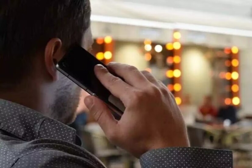  আর মার্কেটে Reliance Jio-র প্রবেশের পরে অন্যান্য টেলিকম অপারেটররা নিজেদের প্ল্যানের দাম কমাতে বাধ্য হয়েছে। ফলে মোবাইল ইন্টারনেট এবং কলের দাম কমানো হয়েছে। যা কোটি কোটি ব্যবহারকারীর জন্য সাশ্রয়ী এবং সুবিধাজনক হয়ে উঠেছে।