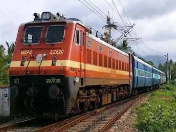 একগুচ্ছ ট্রেনের সময়ে বদল