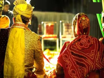 টলোমলো পায়ে মাতাল হয়ে মণ্ডপে হাজির বর, ১০ মিনিটে 'সব' শেষ! এ কী করলেন কনের মা..