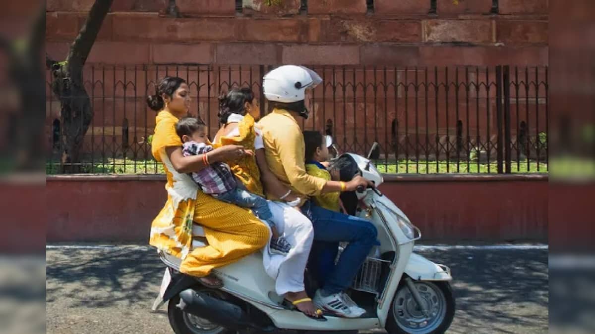 ২৫ বছর ধরে ভারতের এক নম্বর স্কুটি! পেট্রোলের গন্ধে চলে! নামটা জানা আছে তো? ২৫ বছর ধরে ভারতের এক নম্বর স্কুটি! পেট্রোলের গন্ধে চলে! নামটা জানা আছে তো?