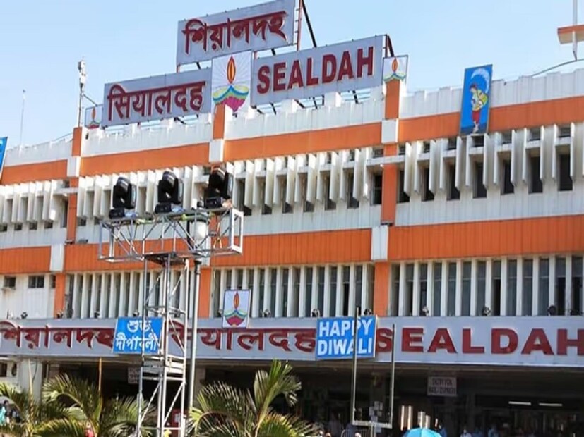 ২০ হাজার টাকার বিনিময়ে ভারতে প্রবেশ করেন এই অনুপ্রবেশকারী। পাসপোর্ট, আধার কার্ড কোনও কিছুই নেই মায়ানমারের বাসিন্দা। কী করতে তাহলে ভারতে, খতিয়ে দেখছেন তদন্তকারীরা।