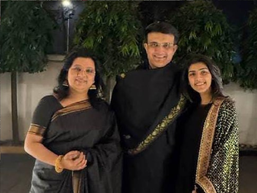 ‘দাদাগিরি’ এবং ‘বিগ বস’- দুটি শো সঞ্চালনা করবেন সৌরভ। তবে এবার আর আগের মতো দাদাগিরি জি বাংলাতে দেখা যাবে না। এবার সৌরভের সঞ্চালনায় নচুন মোড়কের দাদাগিরি অনুষ্ঠান হবে স্টার জলসায়।