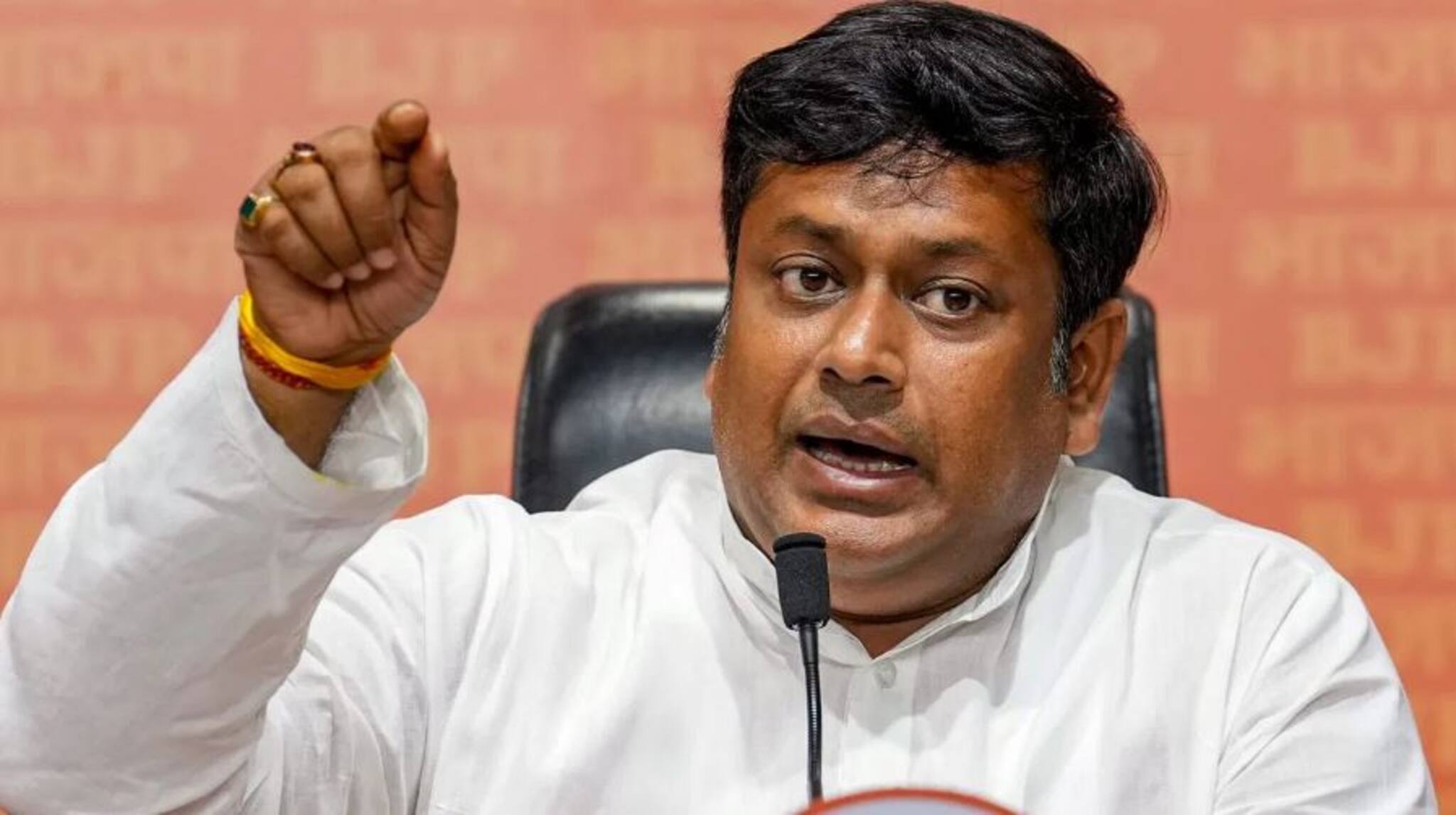 মমতা বন্দ্যোপাধ্যায়কে নিশানা করে এ কী বললেন সুকান্ত!