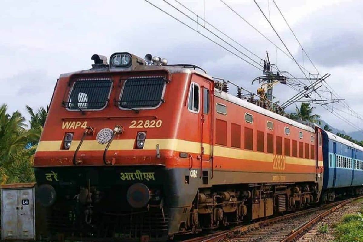 Indian Railways: এক ট্রেনে একাধিক তীর্থস্থান দর্শন! কলকাতা স্টেশন থেকে বিরাট ব্যবস্থা IRCTC-র! কোথায় কোথায় যাবে এই ট্রেন?