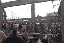 কনৌজ স্টেশনে ভয়াবহ দুর্ঘটনা! ভেঙে পড়ল নির্মীয়মাণ ভবন, নীচে আটকে অনেকে