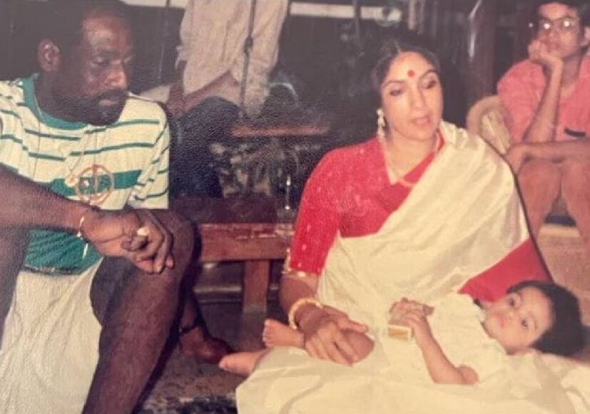 ভিভ কিন্তু দেশে ফিরে যান নীনাকে না নিয়েই। নীনাতে বিয়ে করেননি তিনি। স্ত্রীকে ডিভোর্স দেননি। তবে নীনার সঙ্গে যোগাযোগ বন্ধ হয়নি ভিভের। যদিও মেয়ে মাশাবাকে একা হাতেই মানুষ করেন নীনা। 