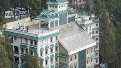 জলের বিল এল ৪৫ হাজার টাকা! এদিকে নেই কোনও জলের লাইন! ঘটনায় ব্যাপক শোরগোল। এমনও হয়? ঘটনাটি সামনে আসে যখন বিধায়ক কুলদীপ রাঠোর থিওগে এক সরকারি বৈঠকের আয়োজন করেন। জলের বিল এল ৪৫ হাজার টাকা! এদিকে নেই কোনও জলের লাইন! ঘটনায় ব্যাপক শোরগোল। এমনও হয়? ঘটনাটি সামনে আসে যখন বিধায়ক কুলদীপ রাঠোর থিওগে এক সরকারি বৈঠকের আয়োজন করেন।