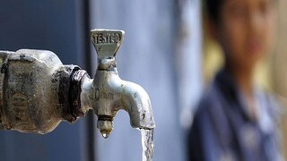 আগামী শনিবার, ১৮ জানুয়ারি ২০২৫, সকাল ৯টা থেকে দক্ষিণ কলকাতার বিস্তীর্ণ এলাকায় পানীয় জল সরবরাহ বন্ধ থাকবে। গার্ডেনরিচ জলপ্রকল্পে জরুরি মেরামতির কাজের জন্য এই ব্যবস্থা নেওয়া হয়েছে। কলকাতা পুরসভার ৮, ৯, ১০, ১১, ১২, ১৩, ১৪, ১৫ ও ১৬ নম্বর বরো এলাকায় এই জল সরবরাহ বন্ধ থাকবে। এর মধ্যে জোকার কিছু অংশ, বেহালা, কালীঘাট, কসবা, চেতলা, মেটিয়াবুরুজ, বাঁশদ্রোণী, রানিকুঠি, গল্ফ গ্রিন, গড়িয়া প্রভৃতি এলাকা অন্তর্ভুক্ত। 