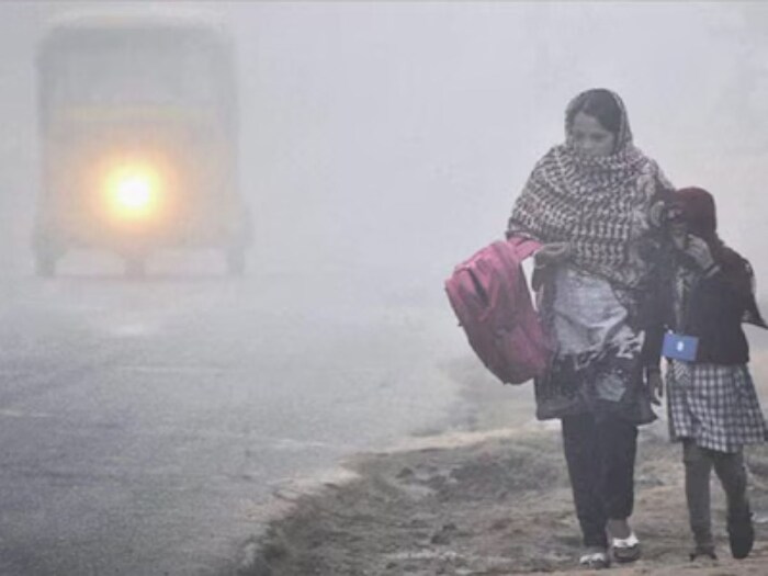WB Weather Update: উত্তুরে হাওয়ার পথে বাধা পশ্চিমী ঝঞ্ঝা! কোথায় শীত? ফের চড়ছে তাপমাত্রার পারদ, বৃষ্টি হতে পারে কী? জেনে নিন আবহাওয়ার আপডেট WB Weather Update: উত্তুরে হাওয়ার পথে বাধা পশ্চিমী ঝঞ্ঝা! কোথায় শীত? ফের চড়ছে তাপমাত্রার পারদ, বৃষ্টি হতে পারে কী? জেনে নিন আবহাওয়ার আপডেট