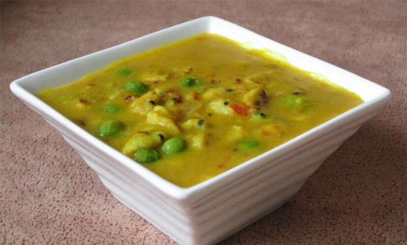 মুগ ডালের উপকারিতা- ওজন কমাতে মুগ ডাল উপকারী বলে মনে করা হয়। - গর্ভবতী মহিলাদের জন্য মুগ ডাল খাওয়া উপকারী বলে মনে করা হয়। - মুগ ডাল খাওয়া শরীরে জমা অতিরিক্ত কোলেস্টেরল কমাতেও সাহায্য করতে পারে।