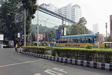 দু'টি বাসের রেষারেষি,সেক্টর ফাইভে বড় দুর্ঘটনা থেকে রক্ষা