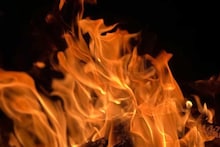 Fire: হঠাত্‍ দাউ দাউ করে রাস্তার উপর জ্বলে উঠল সরকারি দফতরের গাড়ি! ভেতরে চালক-সহ ৩, তারপর যা হল...ভাইফোঁটার দিনেই ভয়ঙ্কর কাণ্ড
