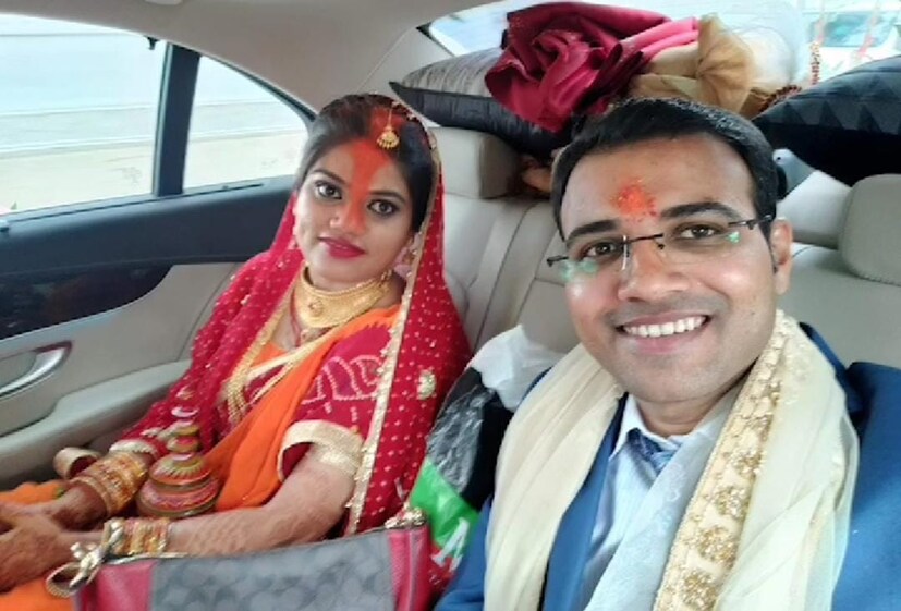 দুজনের সম্পর্কের গল্প খুবই মজার। ২০১৭ সালে আইপিএস হওয়ার আগে স্বর্ণ প্রভাত প্রথমে আইআইটি খড়গপুর থেকে পড়াশোনা করেছেন। অন্যদিকে, তার স্ত্রী প্রতিভা রানি ঝাড়খণ্ড বিআইটি থেকে ইঞ্জিনিয়ারিং পড়েন। দুজনেই ইঞ্জিনিয়ারিং করার পর প্রাইভেট চাকরি করেছেন। এরপর দুজনেই ইউপিএসসি প্রস্তুতি নিয়েছিলেন এবং দুজনেই সফল হয়েছেন।
