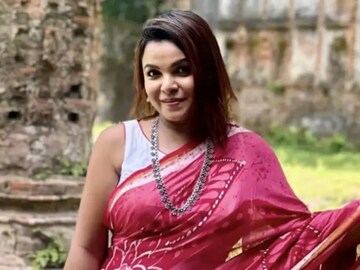 বাংলাদেশে রাষ্ট্রীয় ষড়যন্ত্রের অভিযোগে গ্রেফতার হুমায়ুন আহমেদের স্ত্রী অভিনেত্রী শাওন!