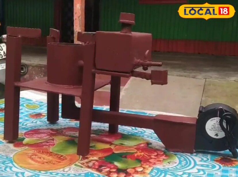 ছেলের এই আবিস্কার উপহার হিসেবে পেয়ে খুশি মা। ইতিমধ্যেই পাড়া প্রতিবেশীদেরও নজরে এসেছে এই উনুন।আর তাতে করেই এই উনুন বানাতেই প্রচুর অর্ডার আসতে শুরু করেছে শুভঙ্কর পন্ডিতের কাছে।