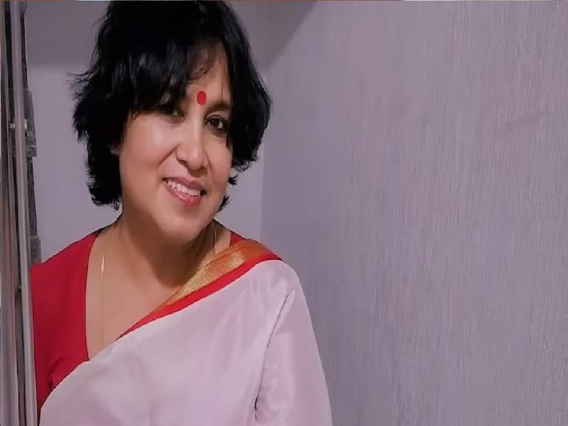 ফেসবুকে তসলিমা লিখেছেন, 'হাসিনার ওপর রাগ, তাহলে ইসলামী সন্ত্রাসীরা  ধানমন্ডি ৩২ নম্বর ভাঙ্গেই বা কেন, জ্বালিয়েই বা দেয় কেন? হাসিনাকে দেশ থেকে বিতাড়িত করেছে, সেটাই কি যথেষ্ট নয়? ৩২ নম্বরের ওপর  আক্রমণ তারাই করছে,   যারা  বাংলাদেশ নামে কোনও স্বাধীন রাষ্ট্র চায়নি, যারা   ধর্মনিরপেক্ষতা চায়নি, যারা একাত্তরে ইসলামী রাষ্ট্র চেয়েছিল, যারা পাকিস্তানের মতো জঙ্গীরাষ্ট্রের সঙ্গী হতে চেয়েছিল।  তারা এবং তাদের বংশধর।  তারাই আজ   আগুনে পোড়াচ্ছে সব,  যারা কট্টর মুসলমান, যারা বিধর্মীদের ঘৃণা করে, যারা নারীবিদ্বেষী।'