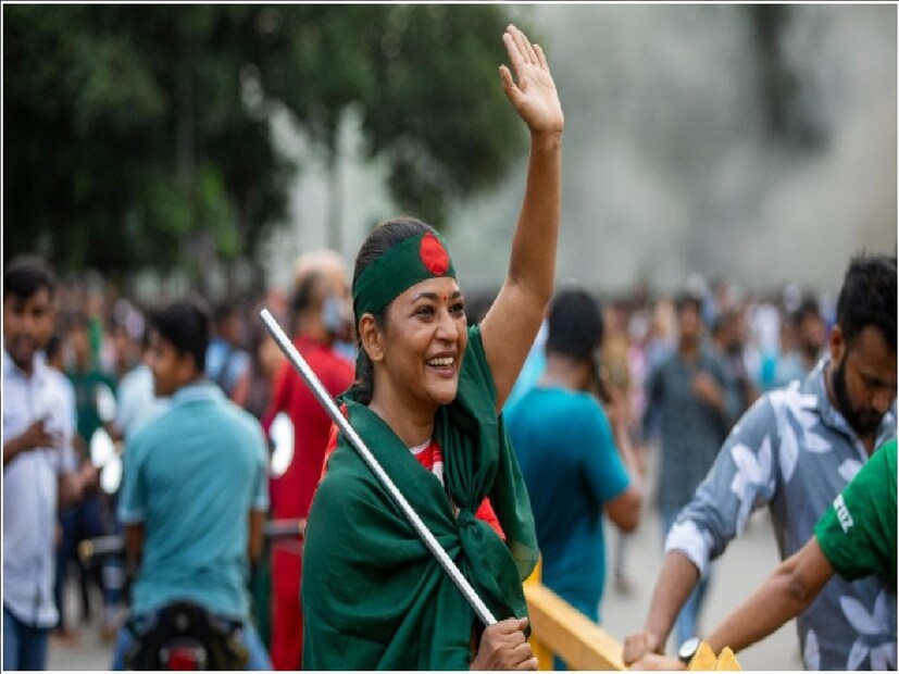 এদিন তসলিমা নাসরিন তাঁর ফেসবুকের পাতায় আজমেরি হক বাঁধনের একটি ভিডিও পোস্ট করেন। সঙ্গে সেটার ক্যাপশনে লেখেন, 'এই মহিলাটি যে গলা ফাটিয়ে দেশের সংস্কার করবে বলল, এ পর্যন্ত দেশের কী কী সংস্কার করেছে সে?' 