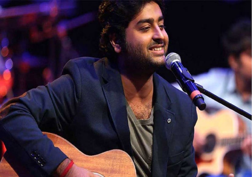 এই অরিজিৎ সিং-ই এক অদ্ভুত কাণ্ড ঘটালেন। নিঃশব্দে এক বিরাট শিক্ষা দিয়ে গেলেন সকলকে।